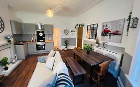 Beautiful Stylish And Modern Space! Perfect Location